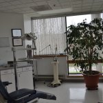Right view of patient examination room- soundview Oral & Maxillo facial surgery